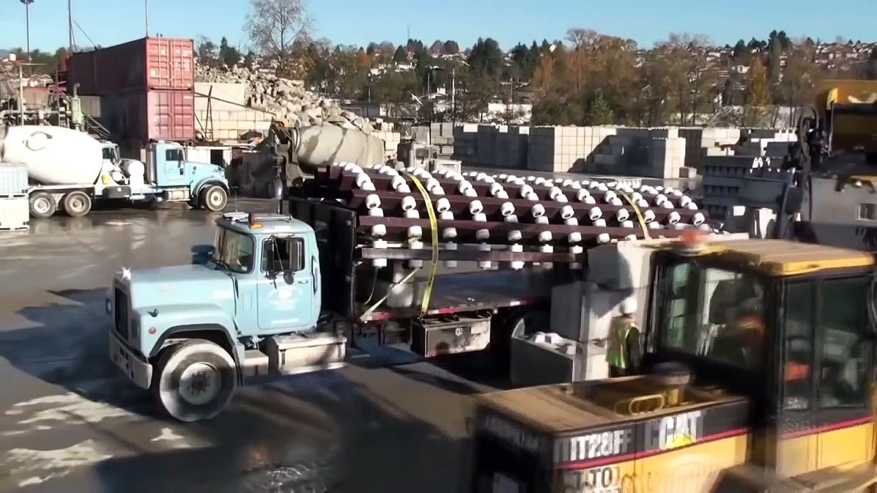 Сборка арочного тоннеля из бетонных блоков