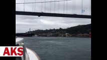 İstanbul Boğazı�nda gemi yalıya böyle çarptı