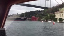 İstanbul Boğazı'nda Gemi Yalıya Çarptı - Çarpma Anı (2)
