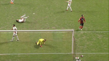 J-League : L'incroyable csc du défenseur de Nagoya !