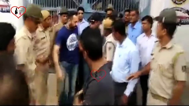 Salman Khan LEAVING From Jodhpur Jail Fans break down & celebrate ! airpor_HD
