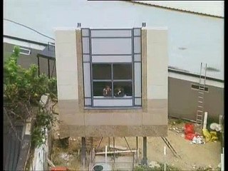 Bottom S02E03 Burglary