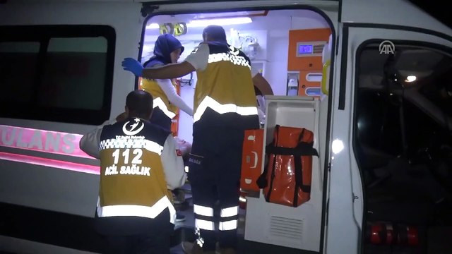 Kaza yapan ambulansta 4 kişi yaralandı - ERZİNCAN