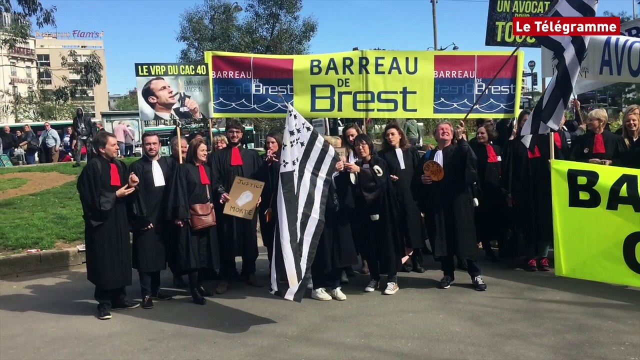 Quimper. Des avocats manifestent à Paris
