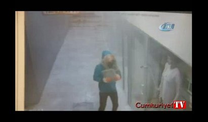 İğrenç hırsızlık olayı: Önce göbek attı sonra...