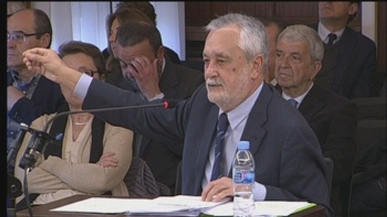 Griñán dice que el documento con firma que exhibe el fiscal está incompleto