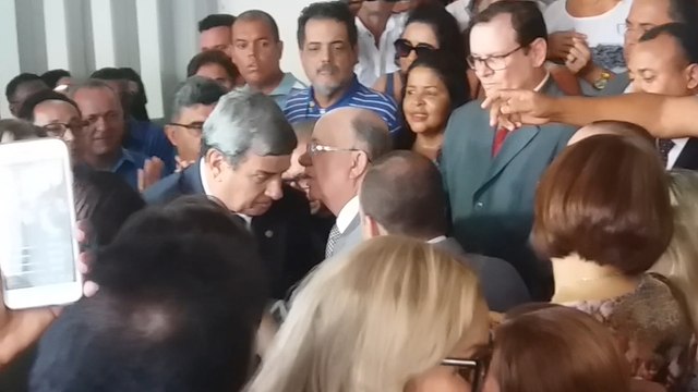 Colbert aponta educação e segurança como prioridades