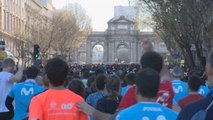 Miles de corresdores participan en la maratón de Madrid