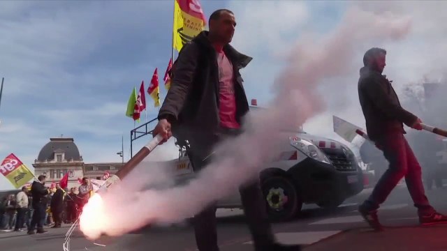 Le zapping politique de Laurence Peuron : La ligne, suivre la ligne