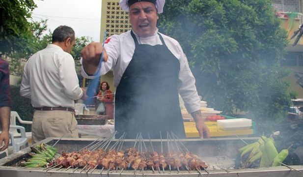 Uluslararası Portakal Çiçeği Karnavalı, 'Adana'ya gel ciğerimi ye' etkinliği ile başladı