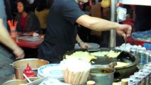 Taiwan Street Food - Oyster Omelette  蚵仔煎  カキのオムレツ  굴 오믈렛