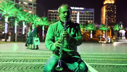 Gülü Susuz Seni Aşksız Bırakmam - Sado Dayı