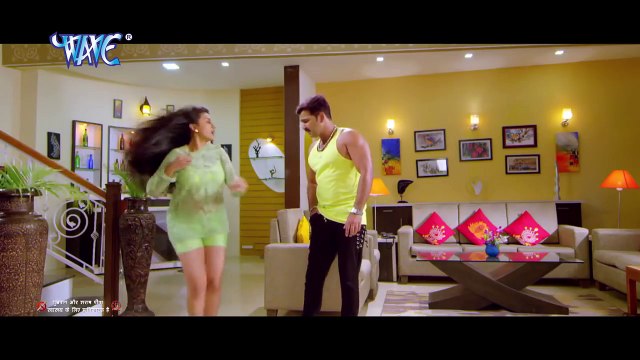 Superhit song of pawan singh and Akshara|| Hothlali me roti bor k