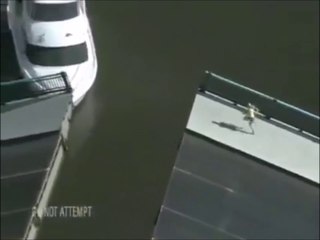 En pleine course-poursuite cette femme va faire une chose incroyable.