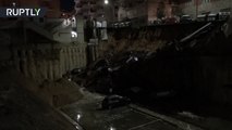 Enorme socavón 'se traga' 6 coches en Roma