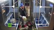 Un vagabundo se prende fuego mientras lo arrestan 2 policías en un tren de Chicago