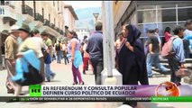 Ecuatorianos participan en consulta popular