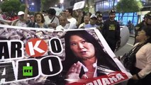 Peruanos marchan ante la posible destitución de Kuczynski