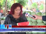 En el kilómetro 25 de la carretera Tipitapa- San Benito,  se encuentra la venta de sandías de Doña Maribel Soza, quien asegura este productos mejora la función