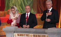 Vladimir Putin Hadiri Misa Paskah Kristen Ortodoks