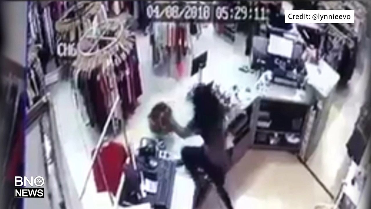 Fireworks Cause Panic at The Florida Mall in Or...