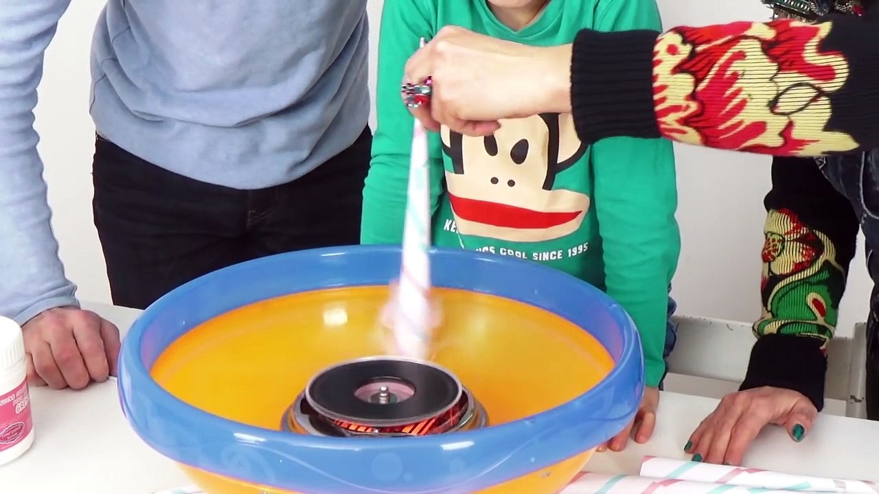 CHALLENGE BARBES à PAPA - Qui fera la plus grosse barbe à papa -