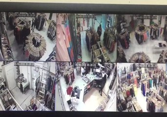 Télécharger la video: Security Camera Footage Shows Fireworks Spark Panic at Florida Mall