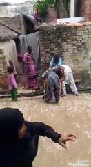 OMG! Girls Fight Very Dangerous Keep Watching