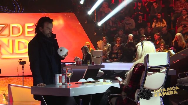 Lutajuca Kamera - Emisija 27 - BEKSTEJDZ - Zvezde Granda 2017/2018 (Offical video)
