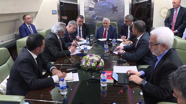 Başbakan Yıldırım uçakta gazetecilerin sorularını yanıtladı - KABİL