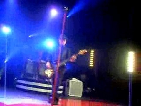 SUPERBUS - Je reste encore - Ancienne Belgique 28/11