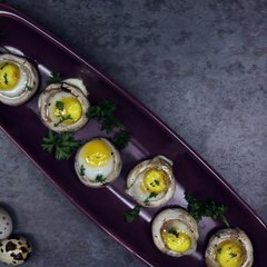 Une petite idée d'apéritif pour ce week-end, des oeufs en champignons !