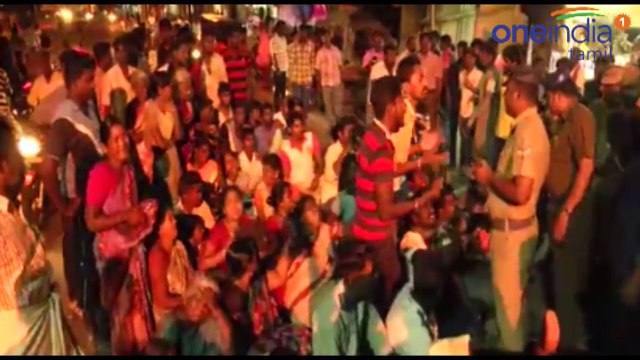 பேருந்து சக்கரத்தில் சிக்கி கல்லூரி மாணவி பலி- வீடியோ