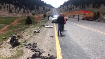 Antalya-Akseki'de Kamyonla Otomobil Çarpıştı 1 Ölü, 1 Yaralı
