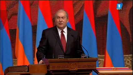 Felesküdött az új örmény elnök