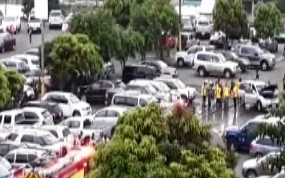 Incendio registrado a las afueras del estadio Monumental de Barcelona mientras se jugaba el clásico del Astillero