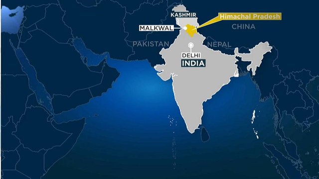 Школьный автобус упал в ущелье