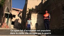 Avec le parkour, des Syriens d'Alep se réapproprient leur ville