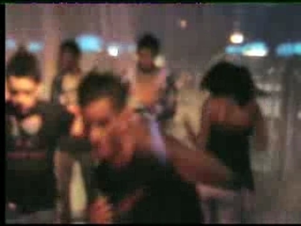 Adizz Dancing
