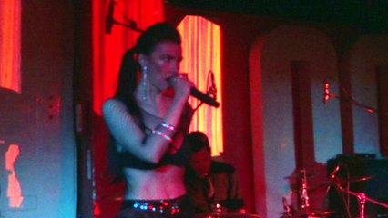 Chrysta Bell: Sycamore Trees