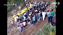 Acidente de ônibus escolar deixa 30 mortos na Índia