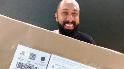 Recebendo uma caixa de produtos táticos da Bélica