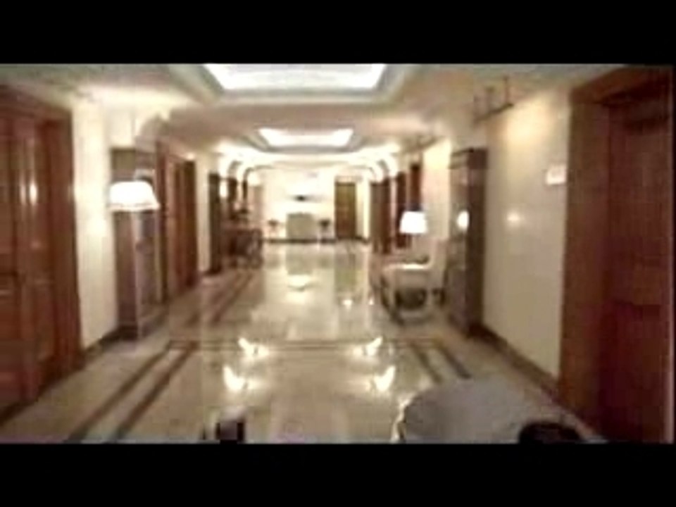 F1 pub Mercedes Benz Alonso Hamilton Hakkinen