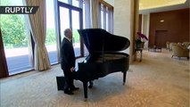 Putin toca el piano en la residencia de Xi Jinping en Pekín