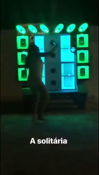 NOITE DE FESTA NA CASA DE PRAIA - Carlinhos Maia