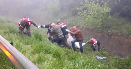 Yoğun Sis Kaza Getirdi! Araçtan Fırlayarak Şarampole Düşen Yolcu Öldü