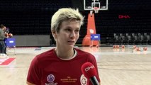 Galatasaray Kadın Basketbol Takımı Kaptanı Işıl Alben Taraftarımızın Müthiş Desteğiyle Avantajlı...