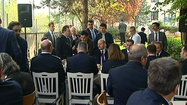 İçişleri Bakanı Soylu, telsizden yaptığı anonsla polis gününü kutladı