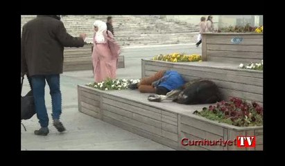 Taksim'de yürek burkan görüntüler