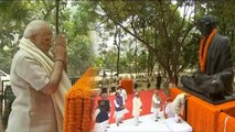 PM Modi pays tribute to Mahatma Gandhi in Champaran | OneIndia News